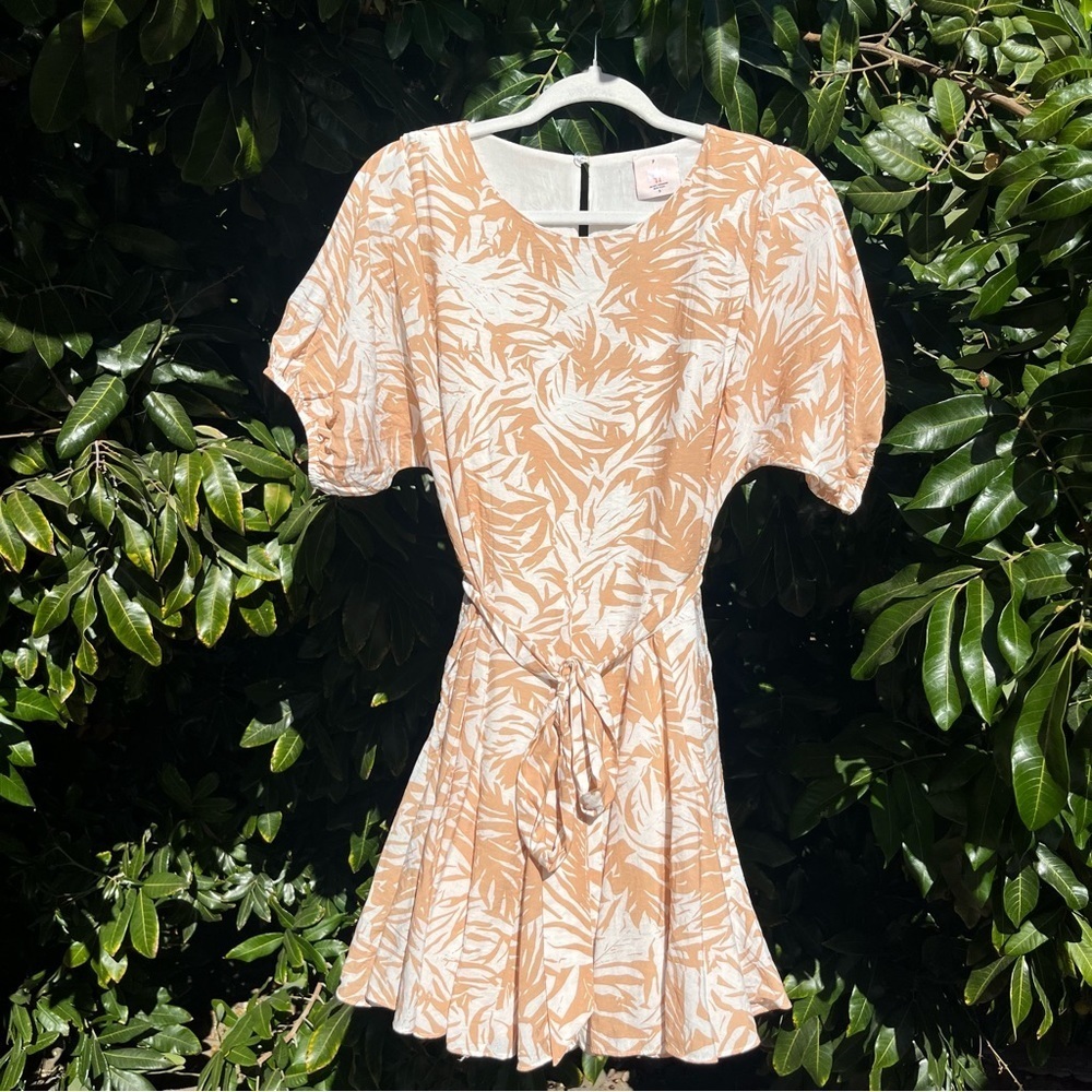 ALEX VINASH peach tan ivory tropical leaf puff short sleeve belted‎ mini dress